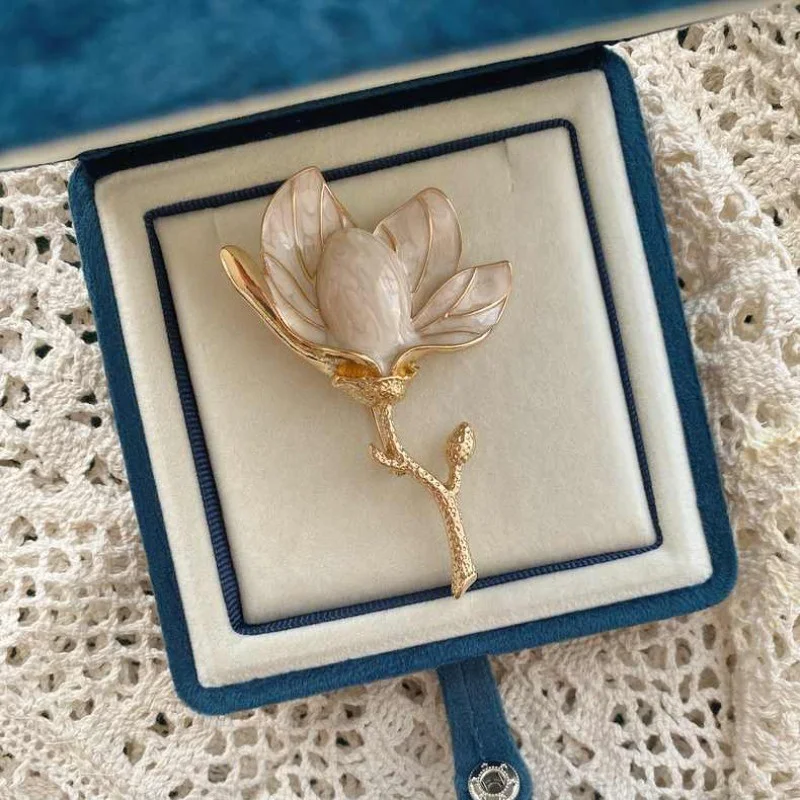 White Flower Enamel Brooch Luxury Jewelry White Magnolia Branch Needle Vintage Suit Coat Lapel Needle Gift