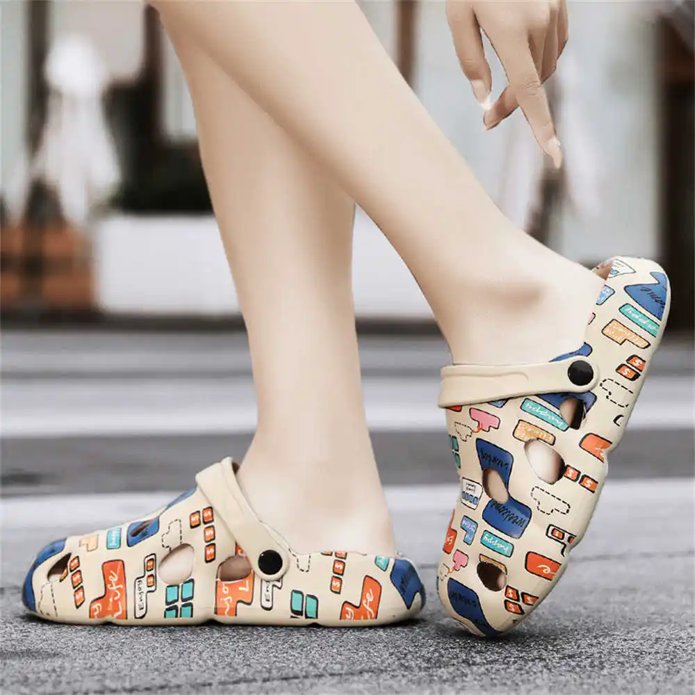 

Massive Increases Height Mans Red Sandal Slipper Boots Water Shoes For Sneakers Sport Tenes Mascolino Portable Tensi Choes