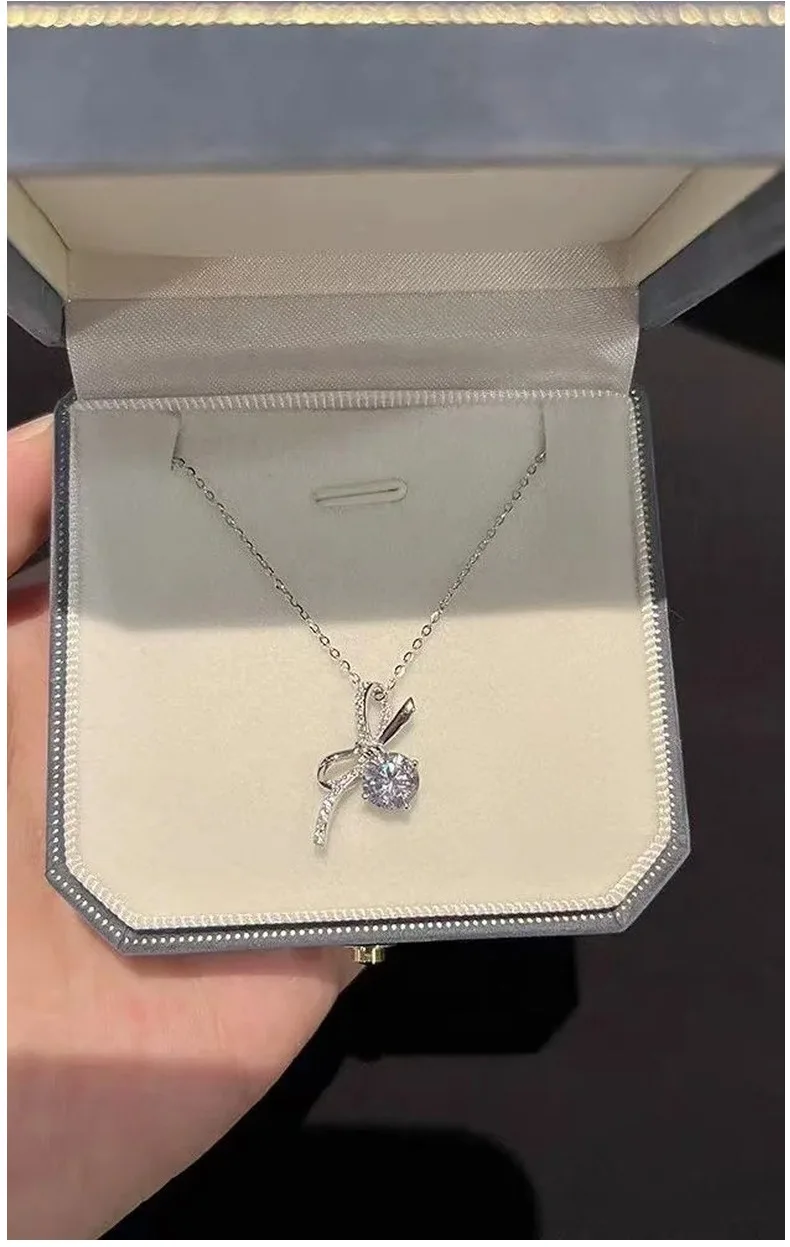 Platinum PT950 starlight micro-set bow necklace women light luxury high sense 1 carat moissanite pendant