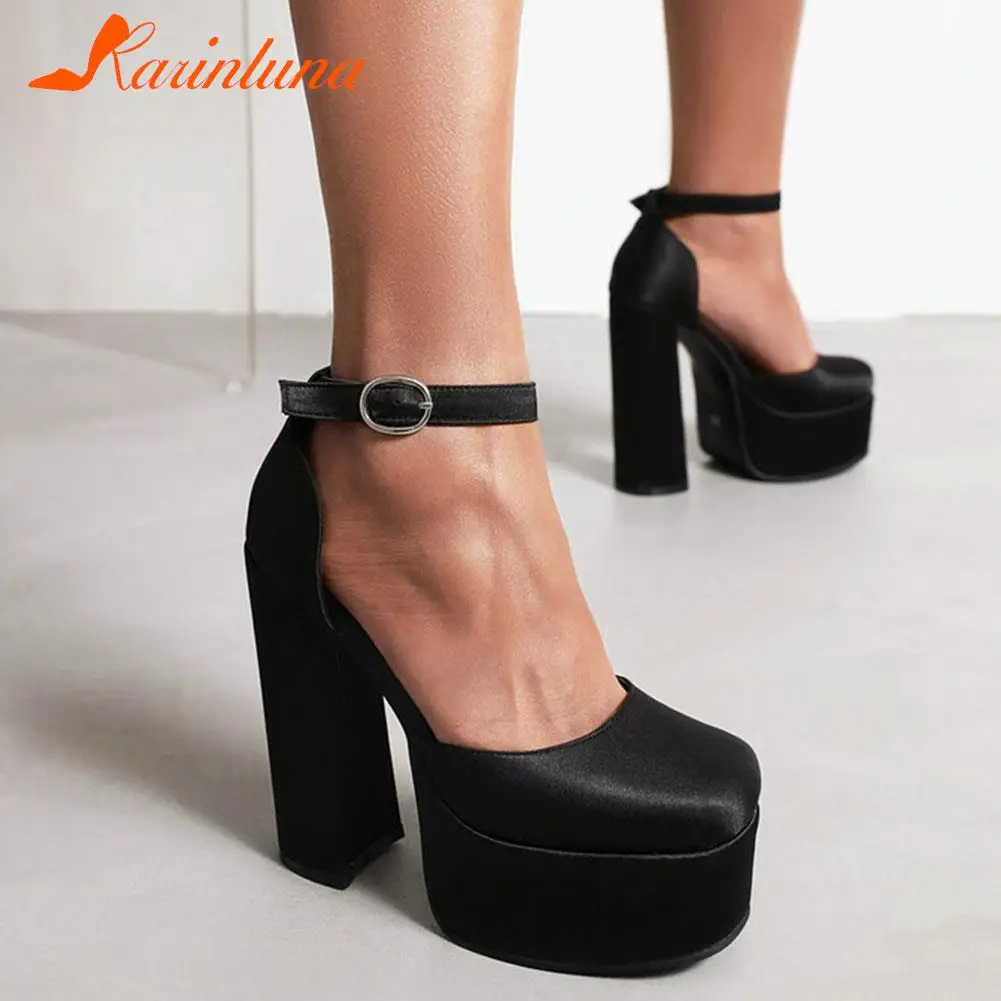 Platforma Chunky Heeled Satin Ankle Strap Pumps 2023 Wiosna Lato Wysoki obcas Buty ślubne Walking Wygodne sandały damskie Duży rozmiar 43