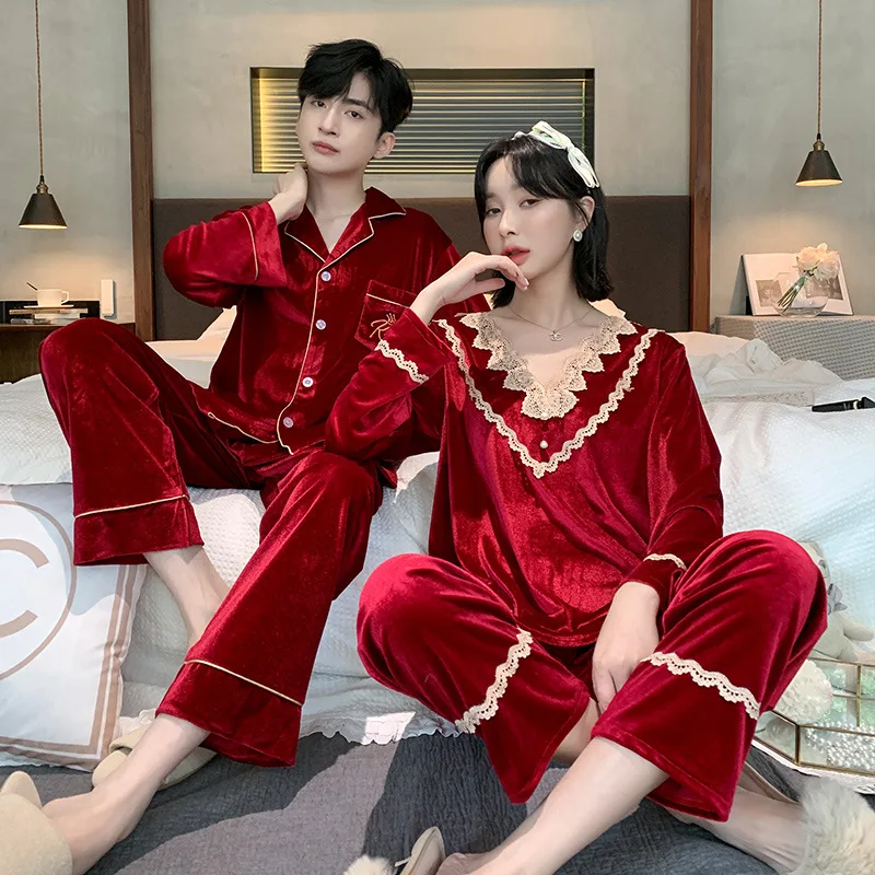 

Couple Gold Velvet Pajamas Women Lace Applique V-Neck Long Sleeve Pullover Pants Men Shirt Trousers Homewear Sleepwear