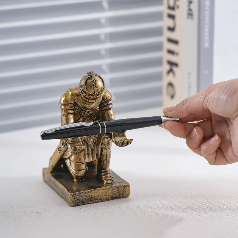 New Executive Knight Warrior Pen Holder Statue Resin Decoration Birthday Gift Home Office Study Sculpture Accessories