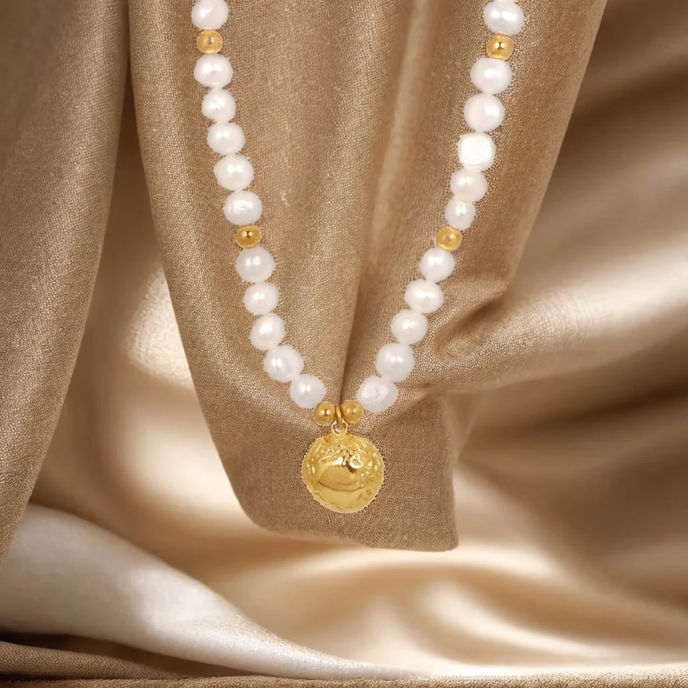 

Women's Necklace Natural Freshwater Pearl Handmade Bead Collarbone Chain Fashionable and Versatile Jewelry Accessories