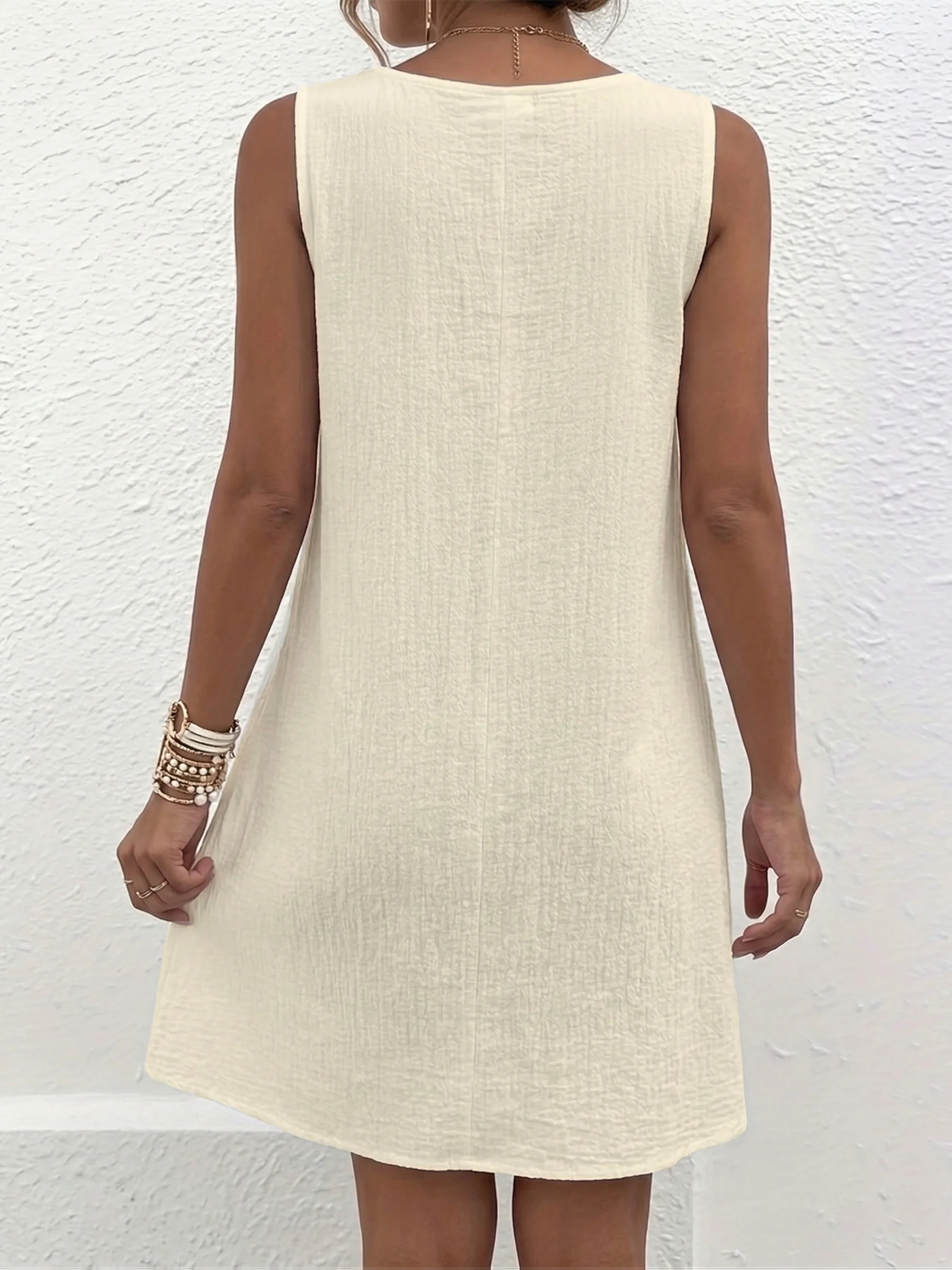 Ärmelloses Freizeitkleid in Übergröße mit Knopfdetails für mühelosen Stil und Komfort – Detail 11