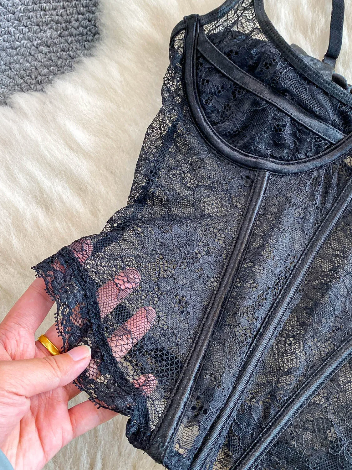 

Sexy Lace Trim Crop Top Women's Svel Vest Tight Fit Fibone Design ort Length Breathable Inner Wear Casual Summer 2025