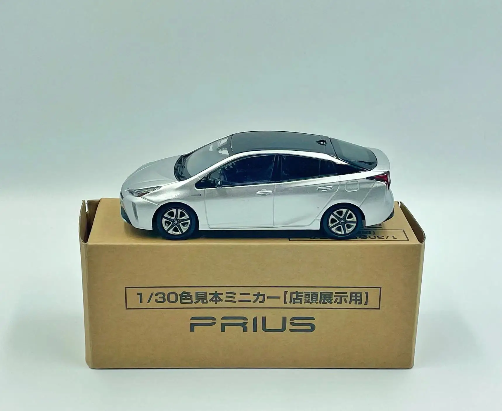 Original factory 1:30  Prius Limited Edition Simulation Alloy Static jdm Car Model Toys Gift