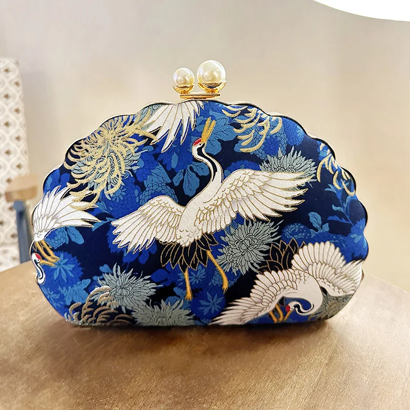 

2023 Embroidery Women Evening Bag Wedding Shell Shaped Shoulder Handbags Mini Dinner Clutch Purse Pearl Hasp Purse Drop Shipping