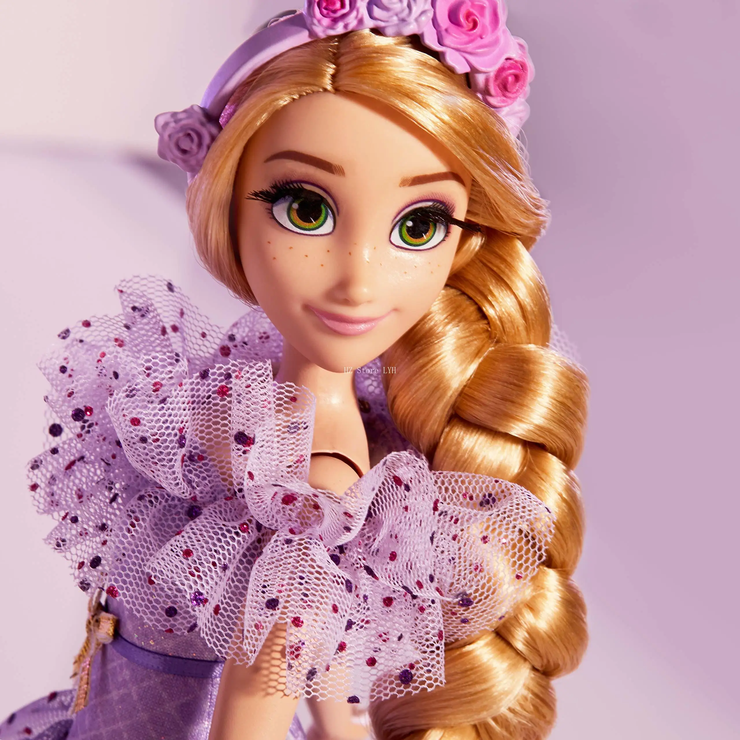 Hasbro Disney Princess Style Series Rapunzel Fashion Doll, Contemporary Style Dress with Headband, Purse and Shoes Toy for Girls