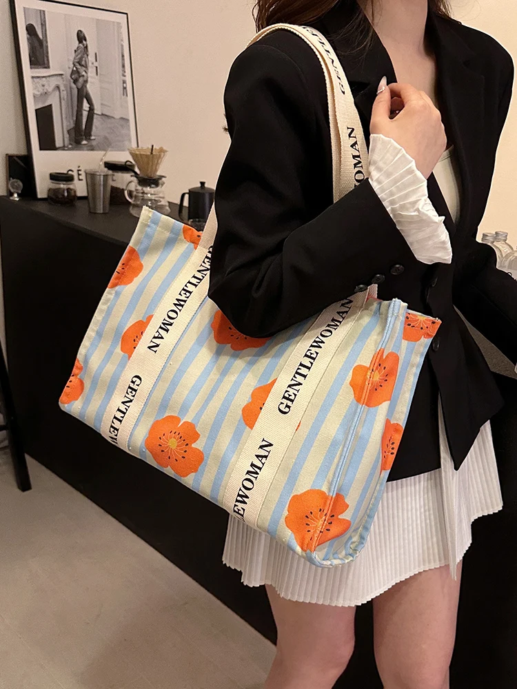 

Letter Print Canvas Tote Bag Large Capaci Single oulder Handbag Faionable Commuter Bag for Young Adults