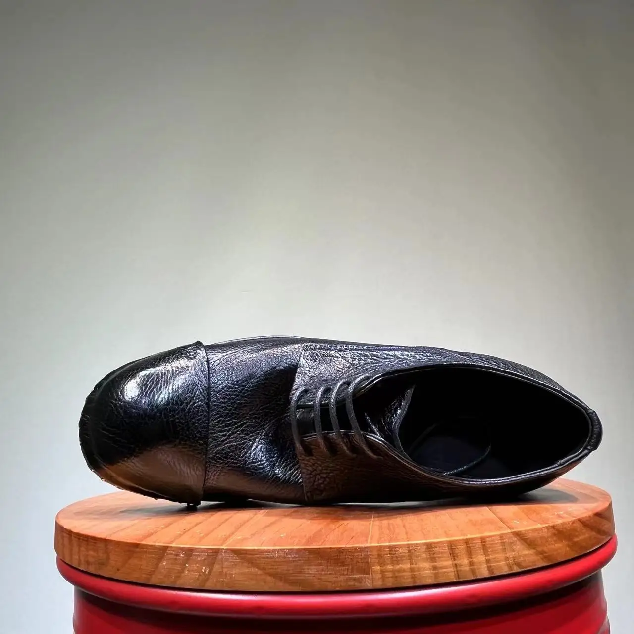 Sapatos sociais masculinos de couro genuíno, couro de grão integral, feitos à mão, derbies de fundo grosso para negócios e banquetes