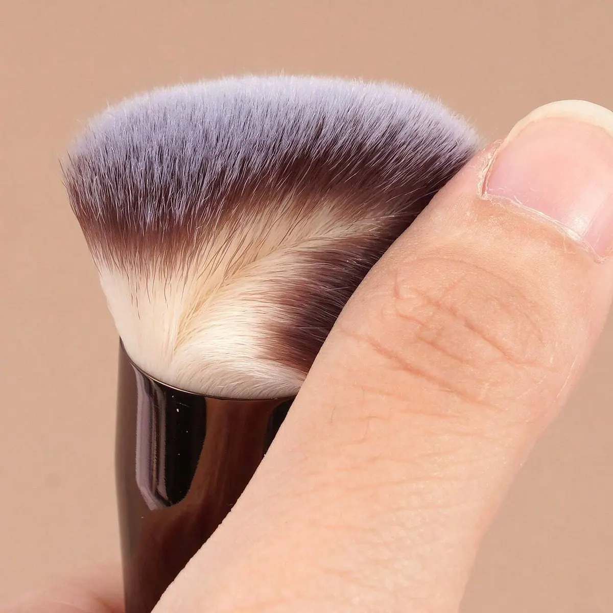 1Pc 전문 긴 알루미늄 튜브 메이크업 브러쉬, 더블 엔드 하이라이트 브러쉬 컨투어 브러쉬, 부드러운 섬유 및 스키가있는 메이크업 도구