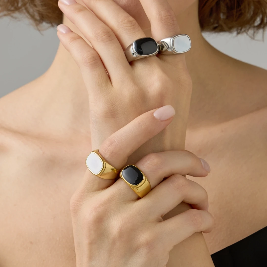 St-Delan Stainless Steel Signet Ring with White Shell/Black Enamel Chunky Finger Ring for Women Jewelry