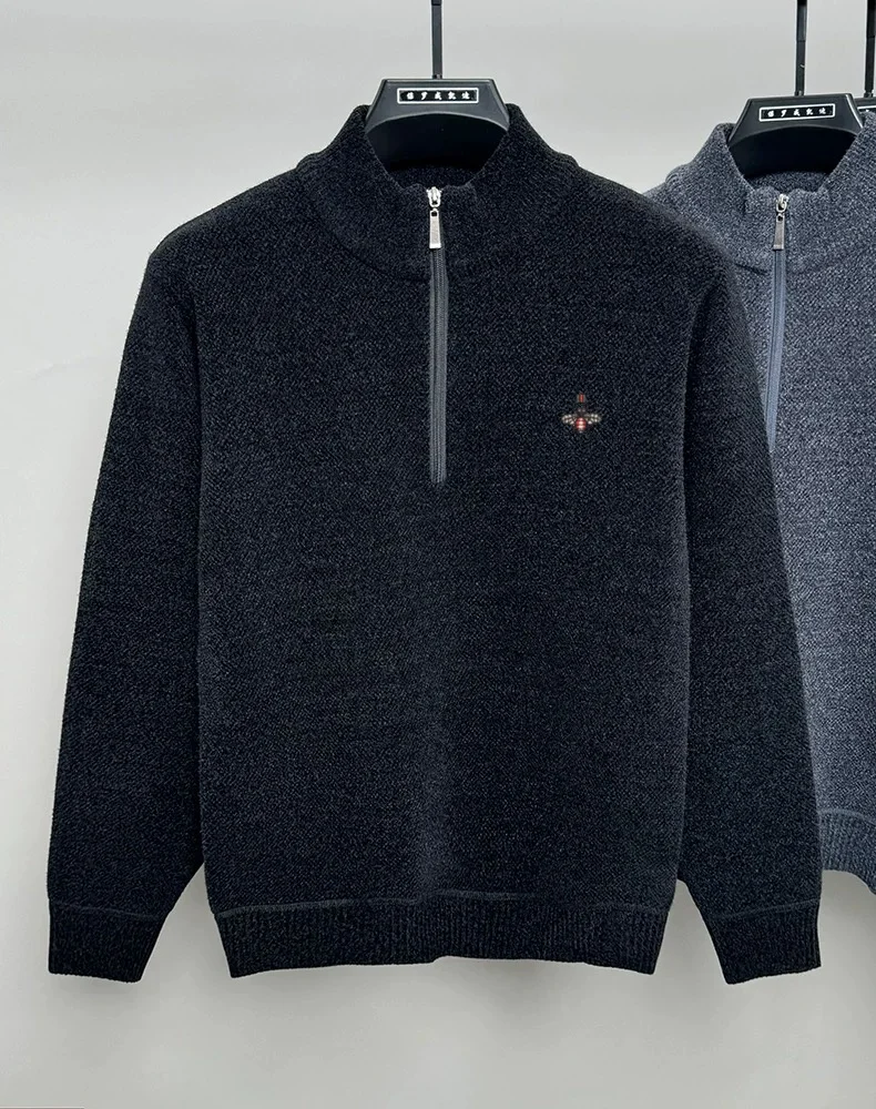 قسط الاتجاه النحل المطرزة سترة العلامة التجارية الفاخرة أفخم الدافئة شبه عالية الرقبة البلوز عارضة جديدة محبوك أزياء الرجال الملابس