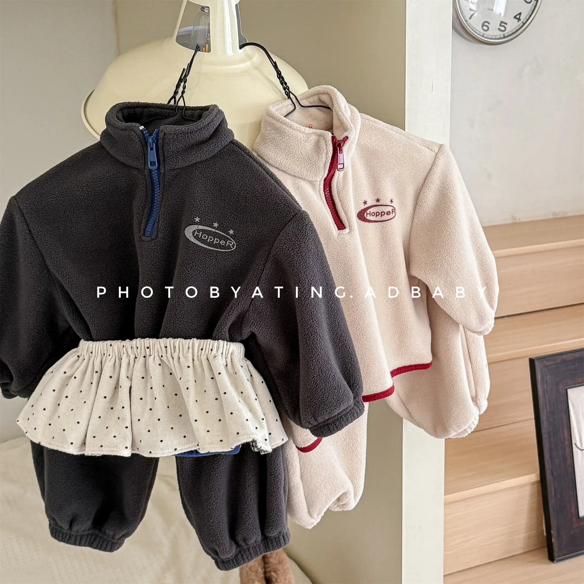 

2025 Winter New Children Warm Sportswear Set Boys Girls Fleece Sweatshirt + Pants 2pcs Suit Baby Plus Velvet Thick Tracksuit