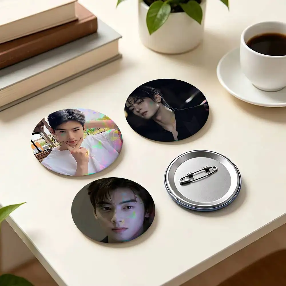 SINGER C-cha EunWoo   Anime Photo Brooches Creative Round Badge Gifts Pins