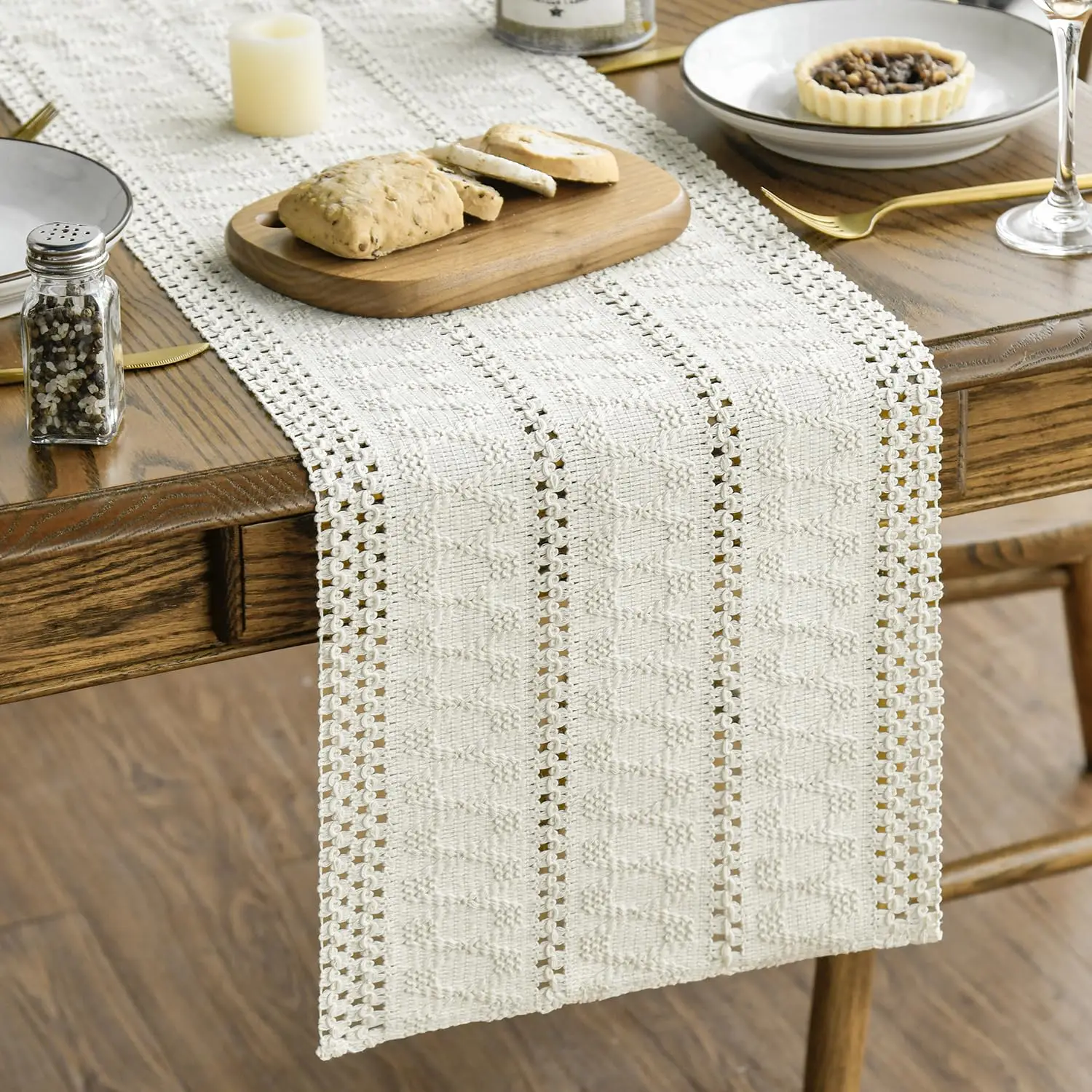 

Farmhouse Woven Rustic Hollow Table Runner, Seasonal Holiday Hollow Kitchen Dining Table Decoration for Home Party Decor