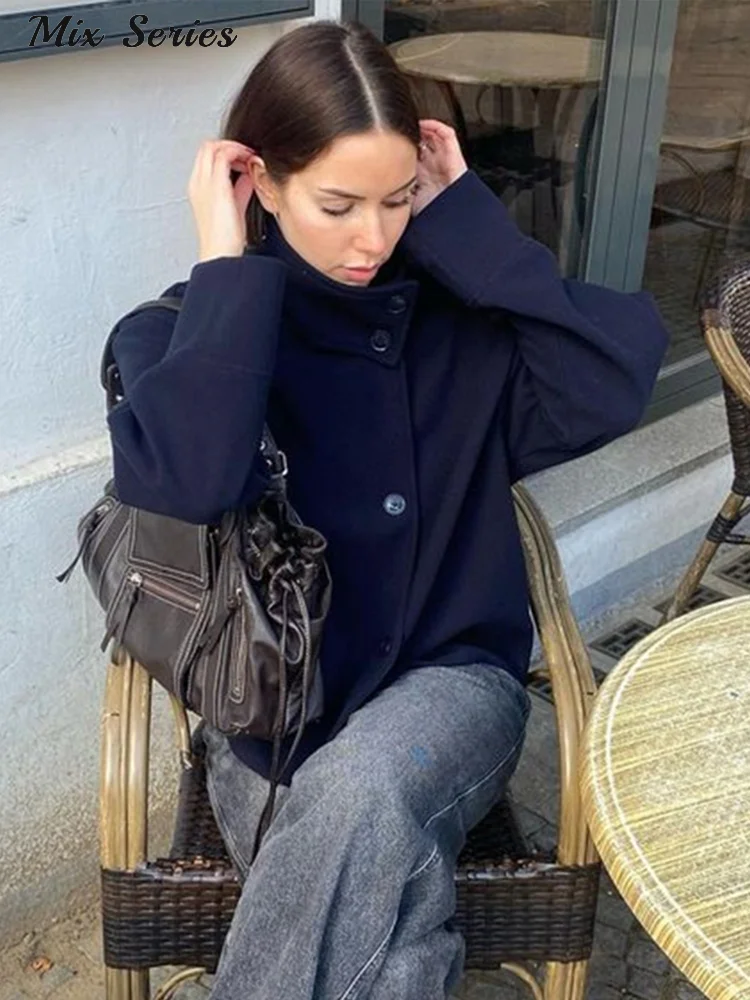 معاطف أنيقة ذات ياقة ثابتة للسيدات كلاسيكية واحدة الصدر وأكمام طويلة سترة فضفاضة لخريف 2025 ملابس خروج عصرية للسيدات جديدة