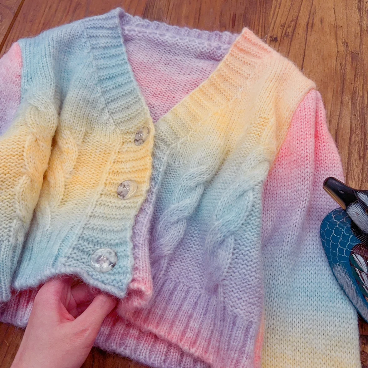 

2026 New Autumn Winter Women V-neck Long Sleeve Knitted Sweater Single Breasted Rainbow Color Short Cardigan Tops