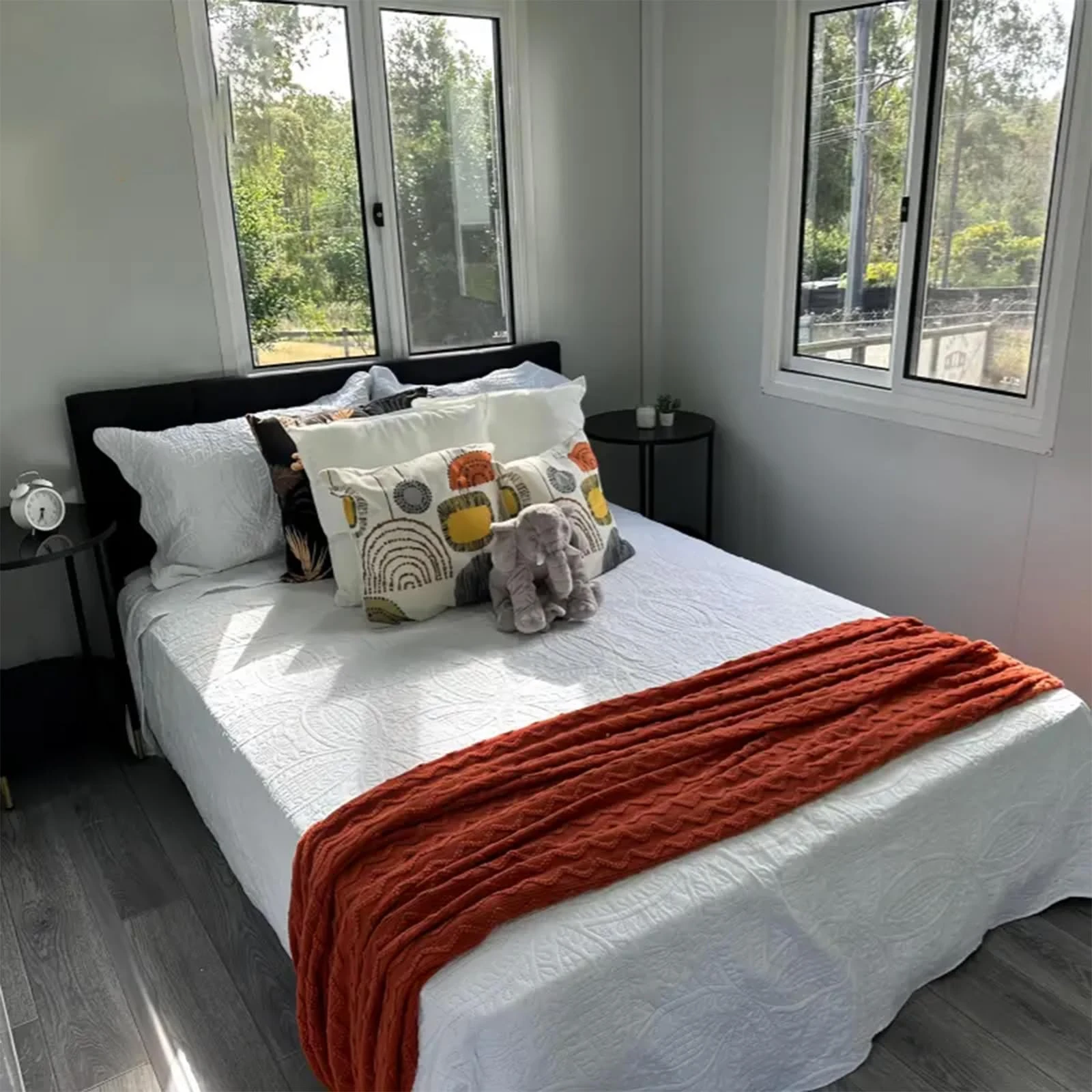 40FT حاوية جاهزة للمنزل 2-5 غرفة نوم وحدات جاهزة منزل صغير قابل للطي حاوية قابلة للتوسيع مع مطبخ الحمام