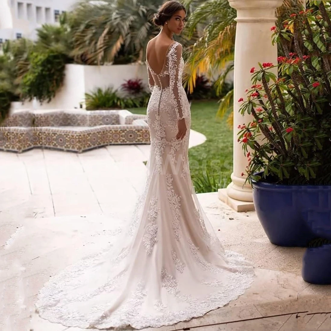 Exquisite Lace V-Neck Mermaid Wedding Dress with Backless Design Customized