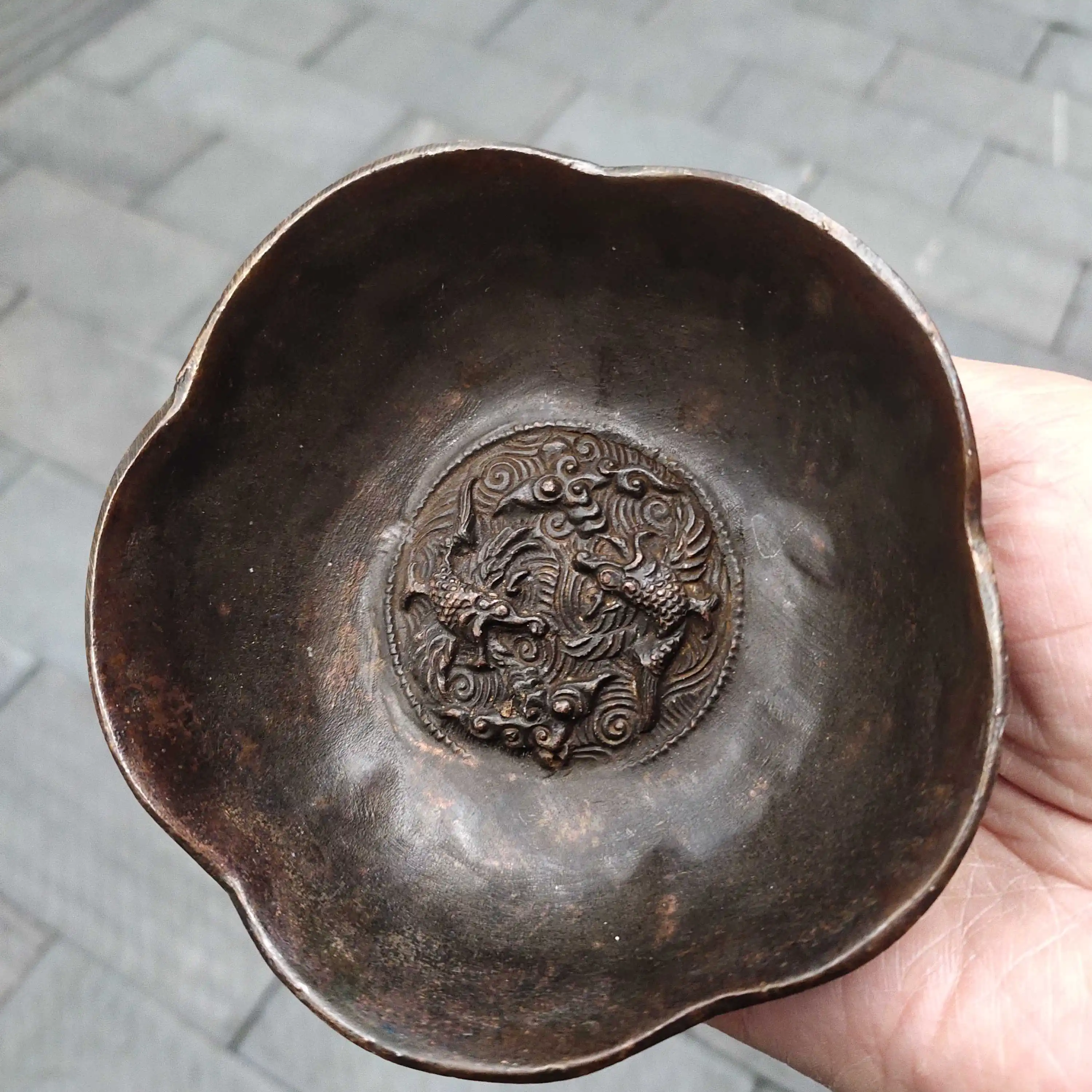 

Pure copper dragon and phoenix lace copper bowl wrapped in paste, old-fashioned home furnishings and hotel craftsmanship