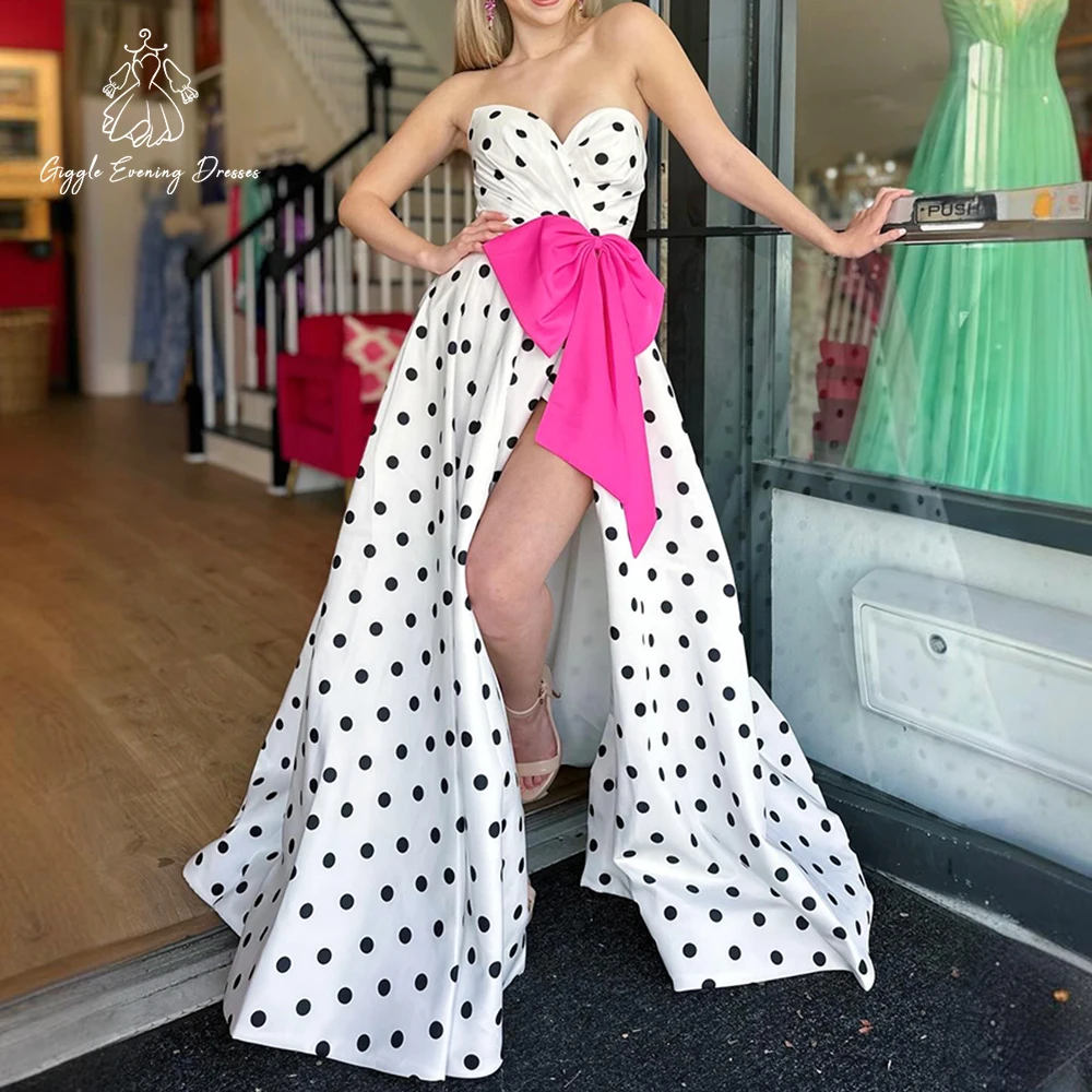 ギグルホワイトブラックポルカドットボールガウンストラップレスハイスリットイブニングドレスピンクボウエレガントラグジュアリープロムパーティードレスカスタマイズ