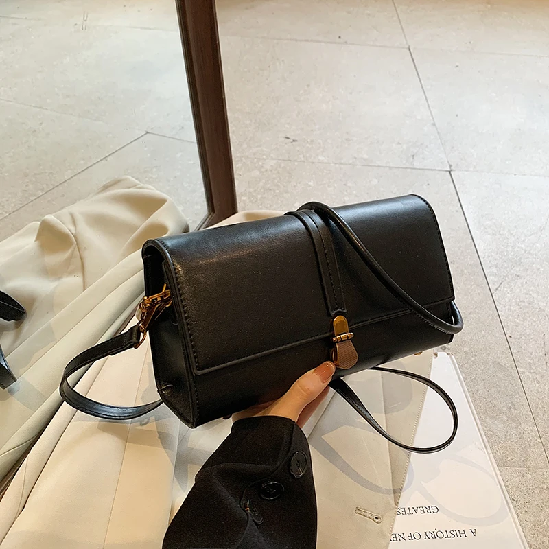 

High-End Shopper Bag With Fashionable Logo And Casual Style For Women In Solid Color Unique