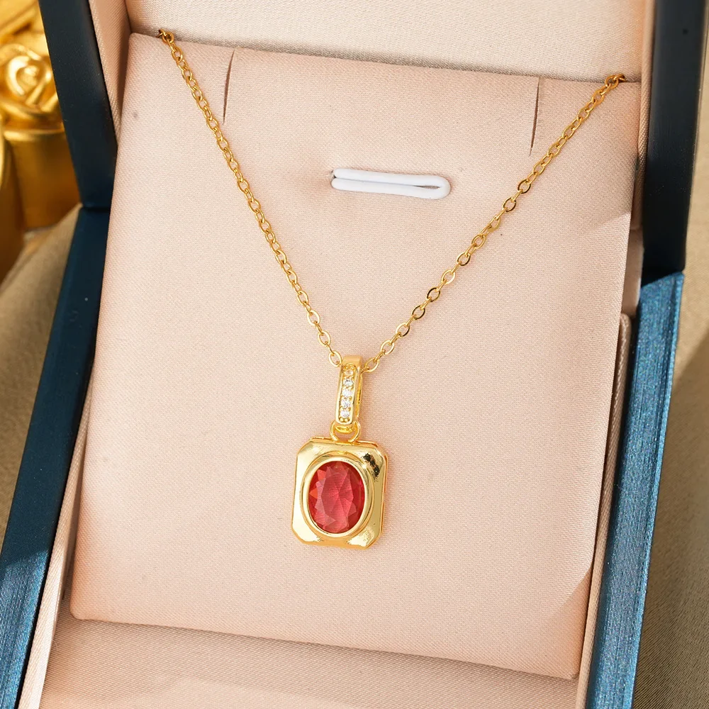 

Fashionable and stylish collarbone necklace for ladies, copper round zirconia titanium steel necklace for ladies