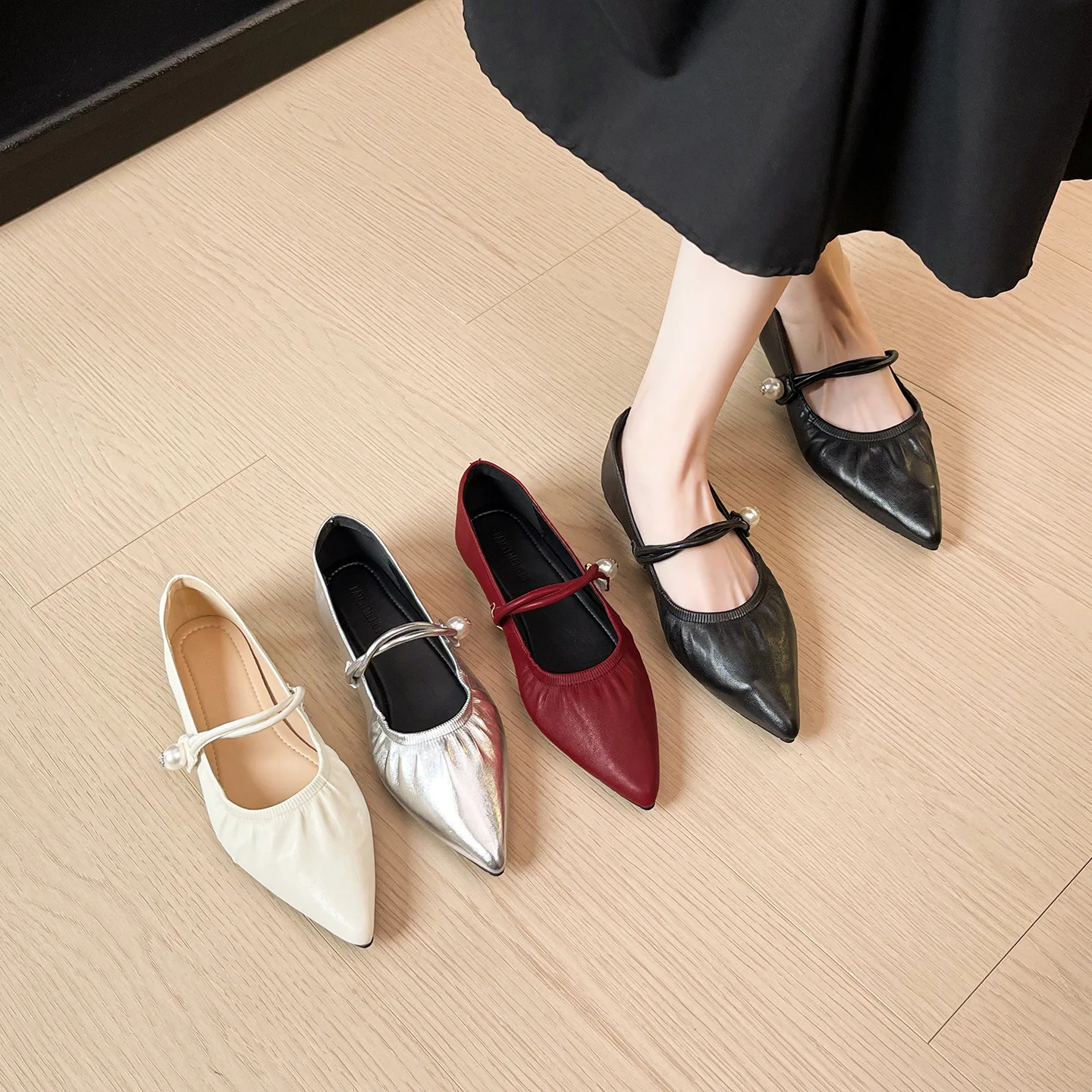

Women Mary Janes Shoes PU Leather Flat Shoes Pointed Toe Buckle Strap Causal Women Footwear Beaded Decorative Pleated Flat Shoes