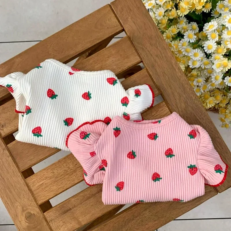 

Pet Dog Shirt for Small Dogs Cute Strawberry Print Dog Clothes Fashion Puppy Sweatshirt Summer Cat Shirt Pet Vest Dog Supplies