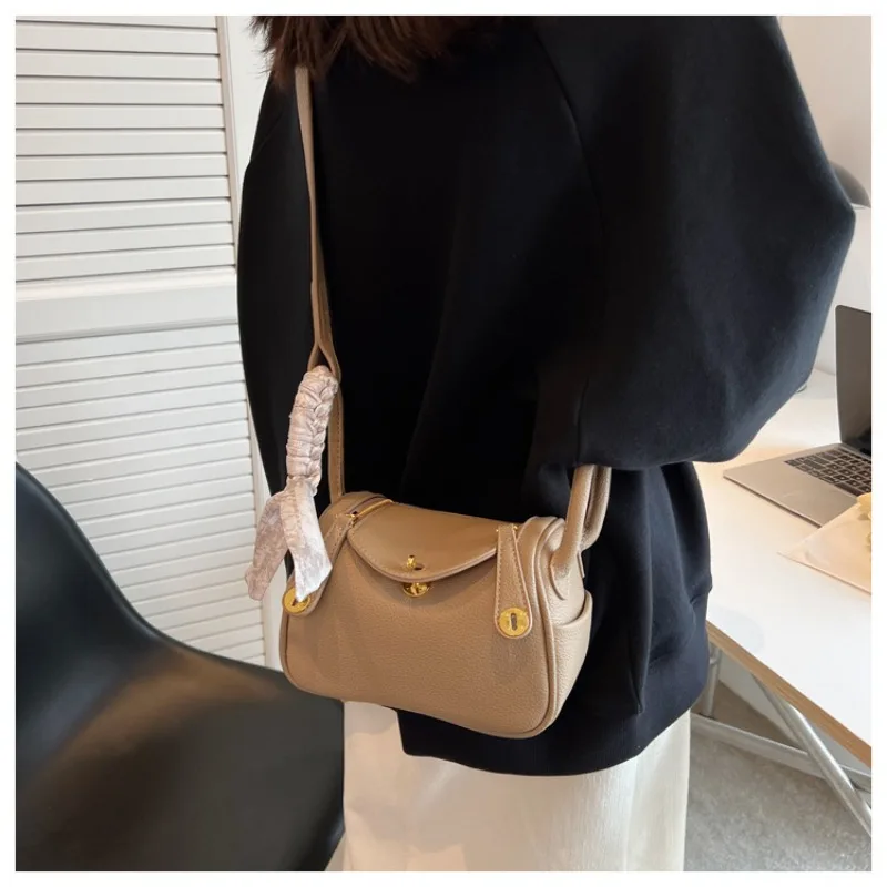 

Senior sense of Boston pillow bag casual hundred with crossbody bag female 2024 new soft leather niche design shoulder bags