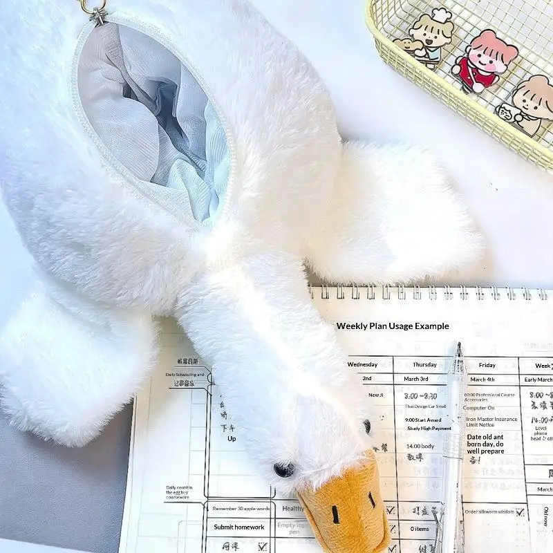 Niedliches, weißes Stifteetui in Form einer Gans, großes Fassungsvermögen, weiche Stifttasche, weiche Kosmetiktasche zur Aufbewahrung von Schreibwaren für Schüler. – Detail 1