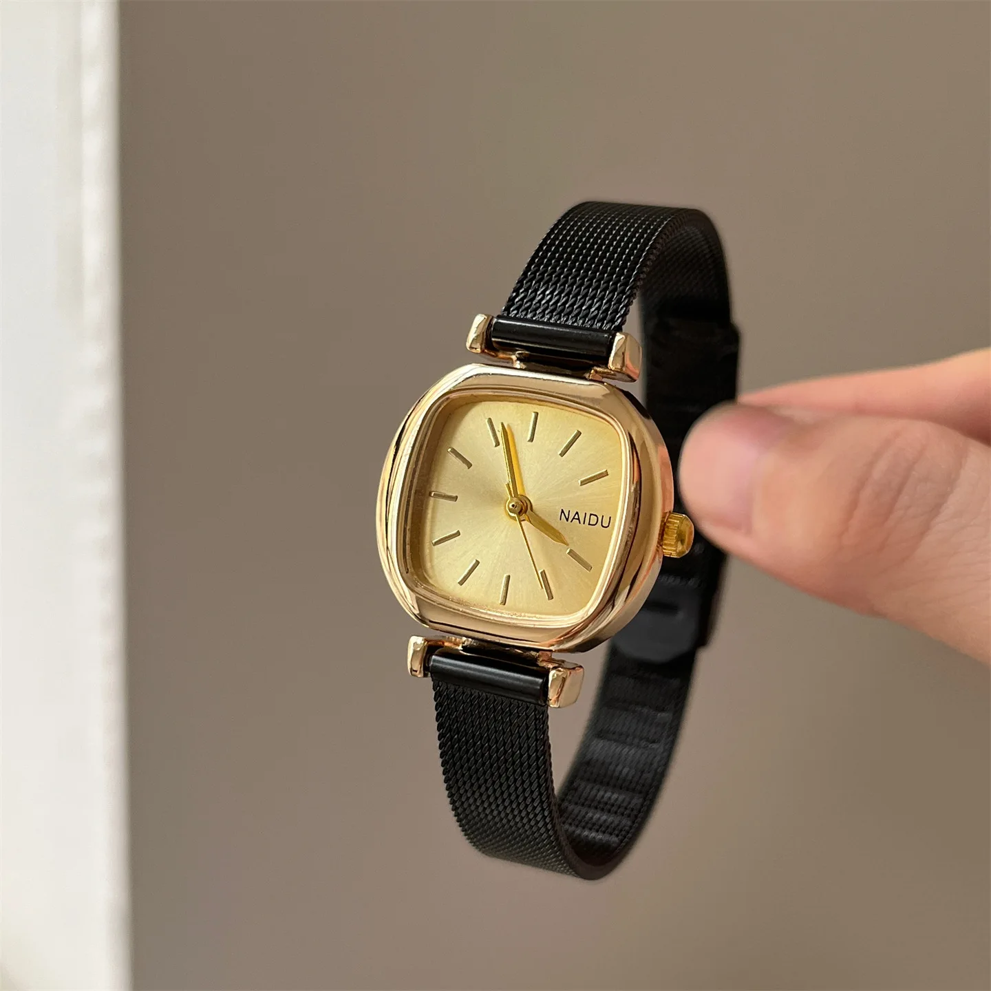 

Luxury Black and Gold Mini Sugar Cube Watch for Women - Exquisite and Refined, Small Metal Mesh Strap, Women's Jewelry