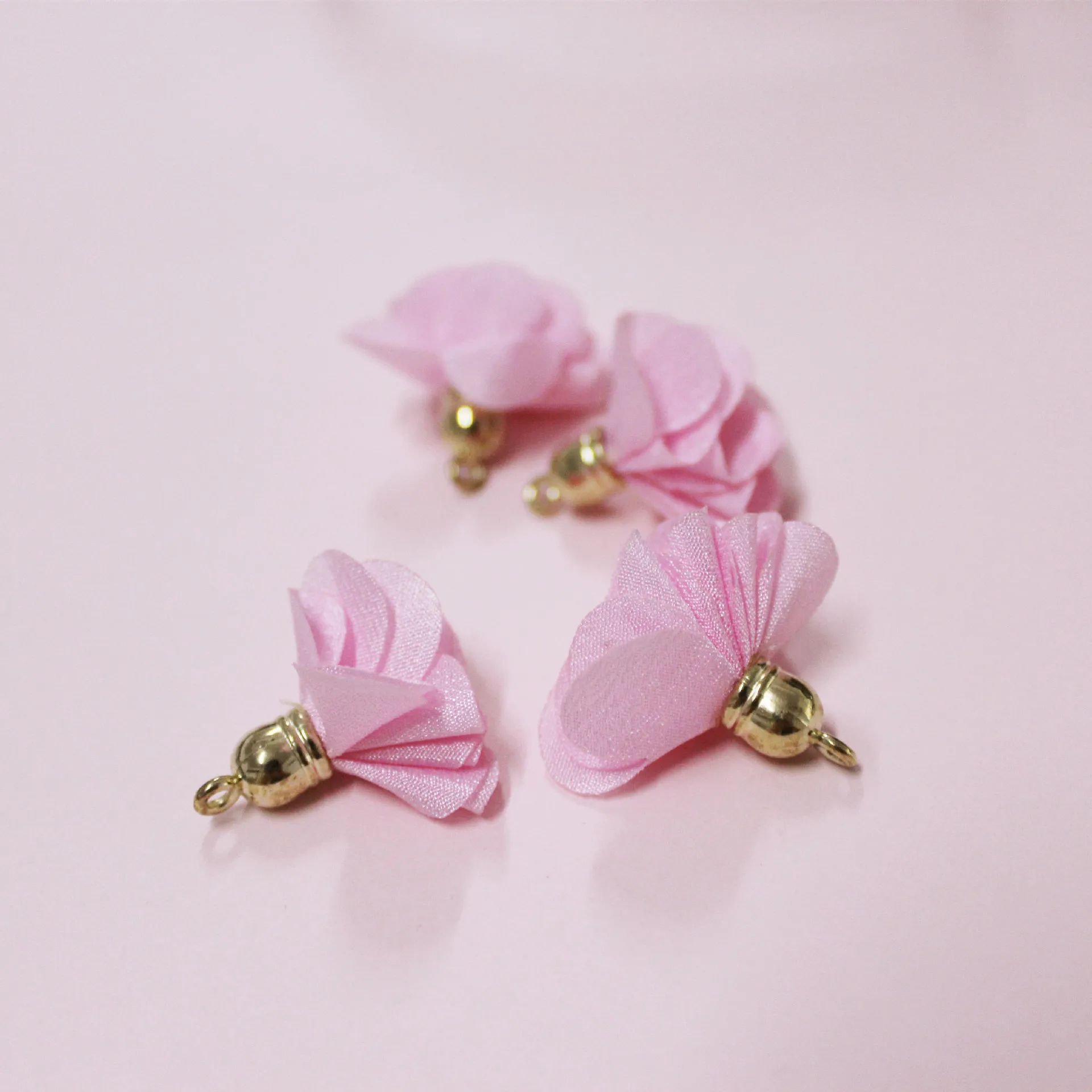 10pcs/lot 3x2.5cm Chiffon Fabric Flower Tassel Pendants for Keychain Cellphone Straps Earring Making Accessories / Jewelry