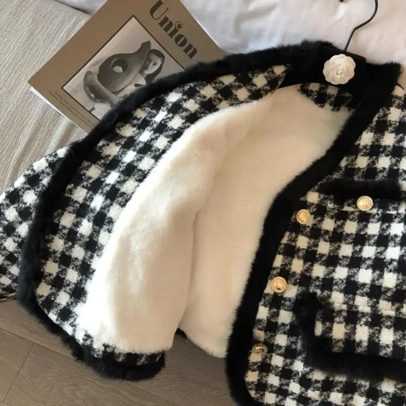 Women Plus Velvet Black and White Checked Weave Bomber Jacket Houndstooth Tweed Coat Autumn Winter Plush Liner Cardigan OL Tops