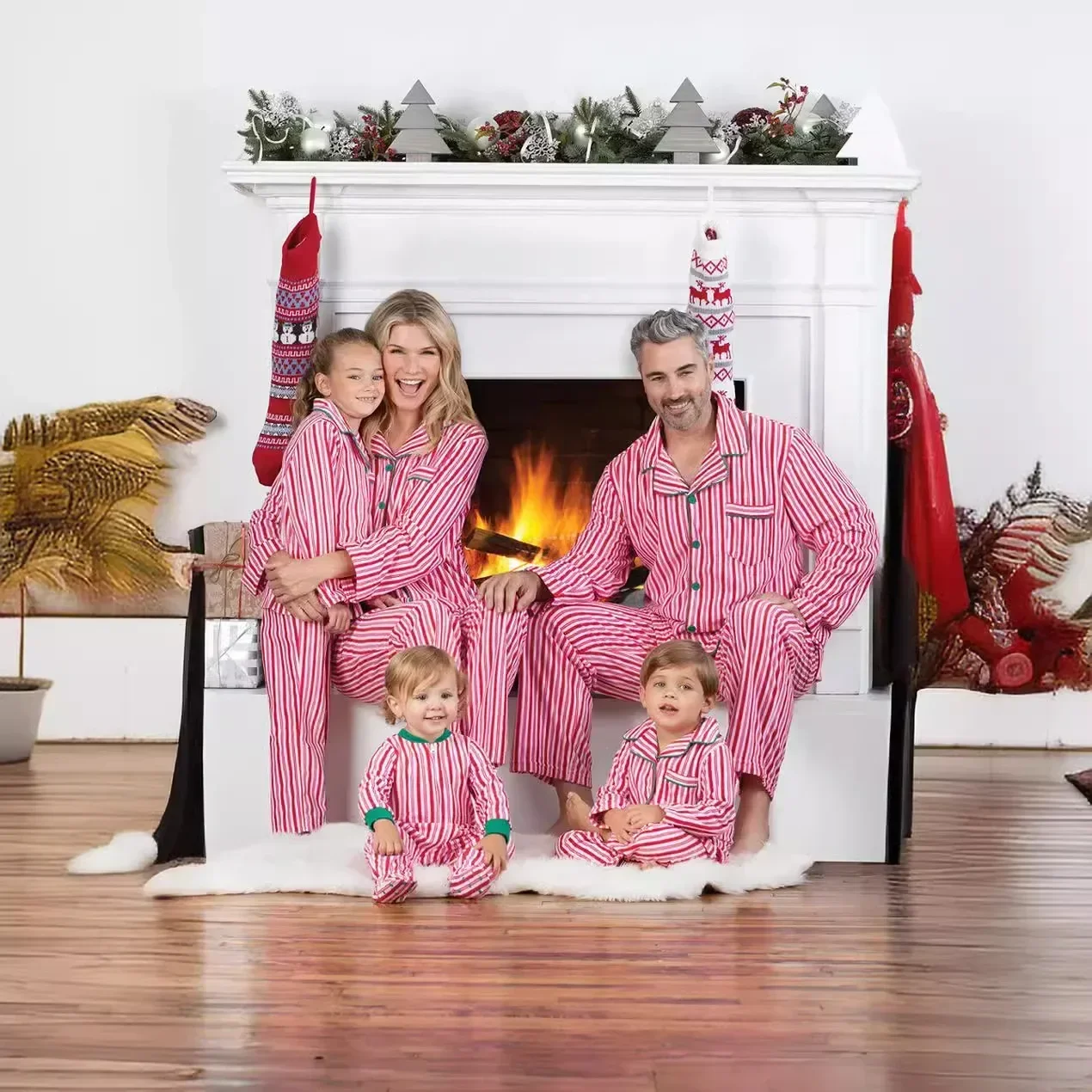 Look de Año Nuevo para la familia, conjunto de pijamas a juego con estampado de rayas para mamá, papá y niños, camisa con botones, traje de 2 piezas, pelele para bebé, ropa de Navidad