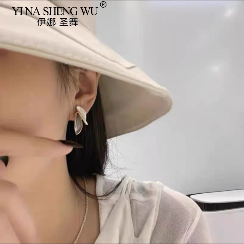 S925 الفضة إبرة الأزرق والأبيض ورقة الأقراط سوبر الجنية الطازجة الأقراط للنساء الأزياء نمط الأقراط الملحقات اليومية