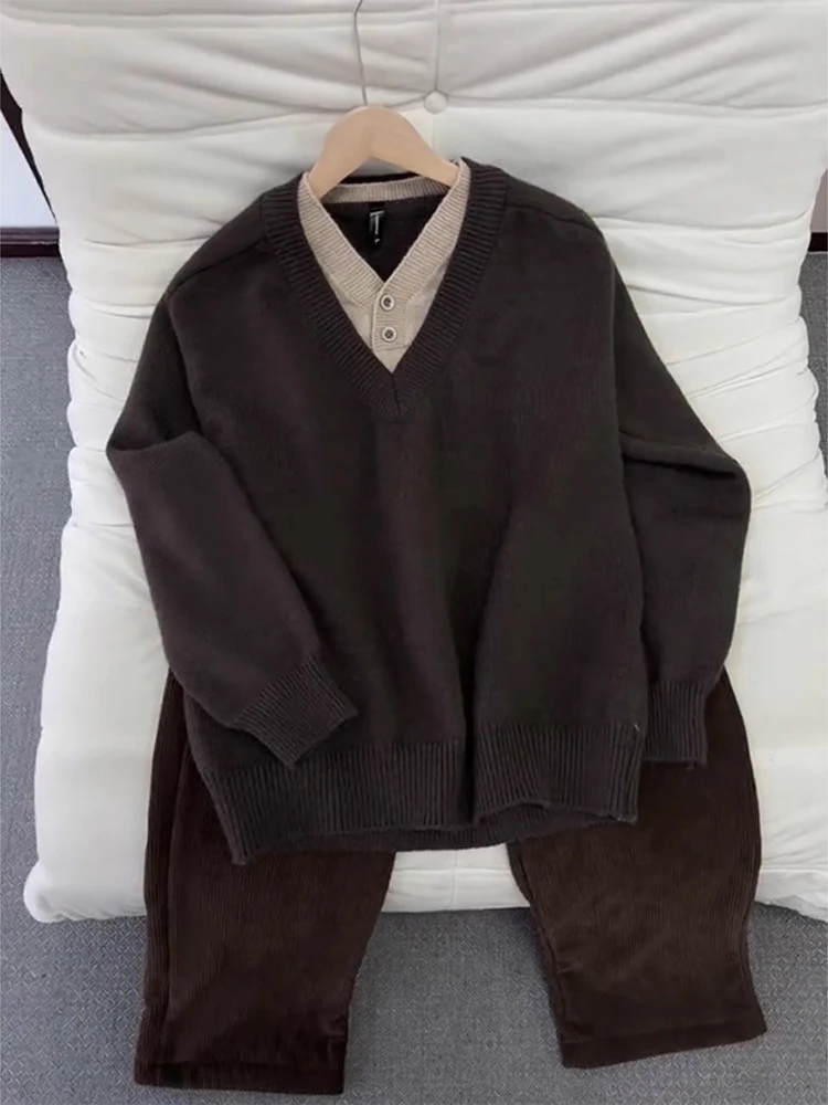 

Карамельный сращенный трикотаж с v-образным вырезом, мужской осенне-зимний свободный крой, удобный свитер в стиле ретро, высококачественный накладной светильник