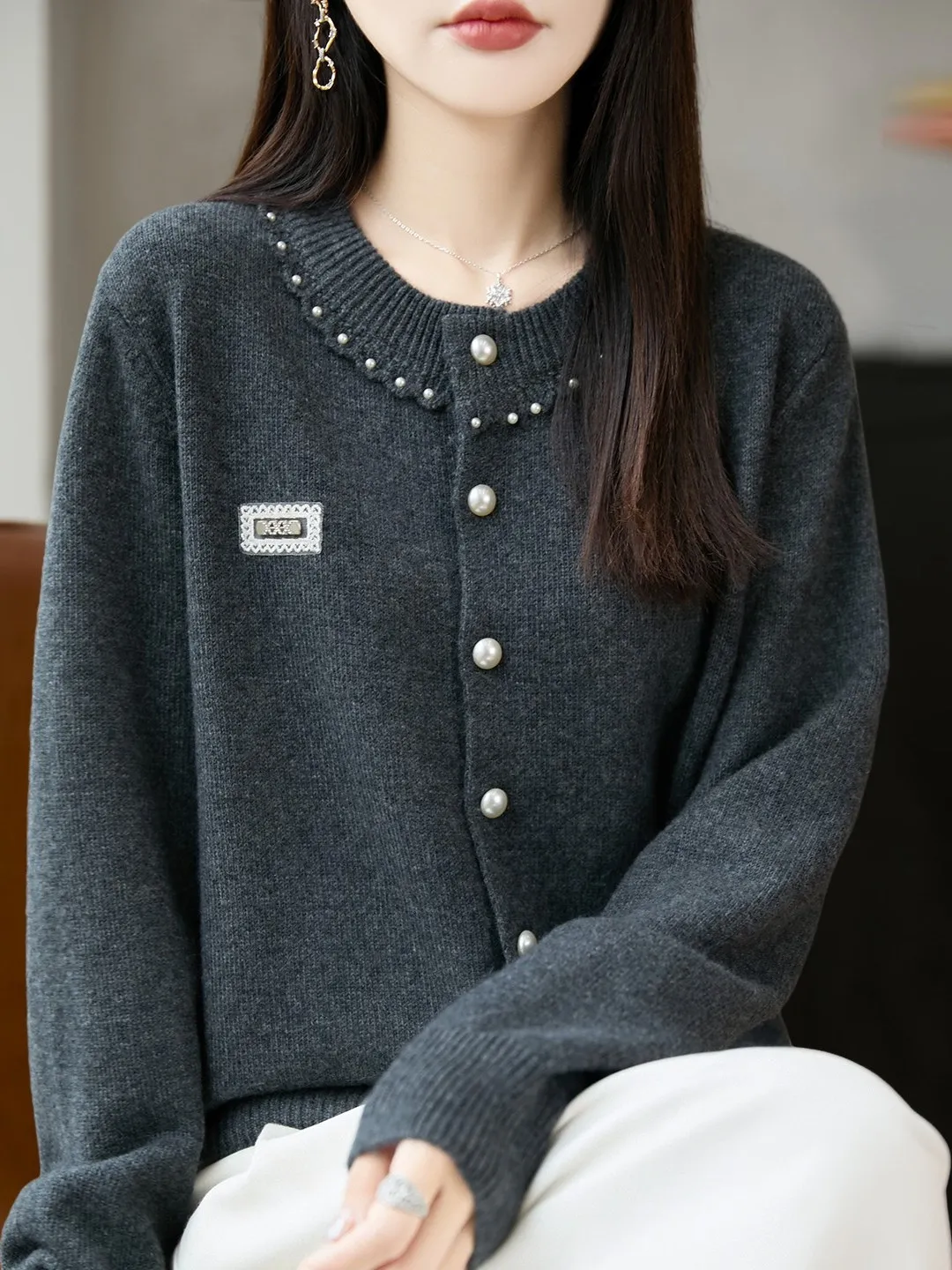 Fashionable Knitted Woolen Cardigan Women's Top with Beaded Buttons Korean Style Loose Fit Long Sleeve Sweater for Autumn Winter