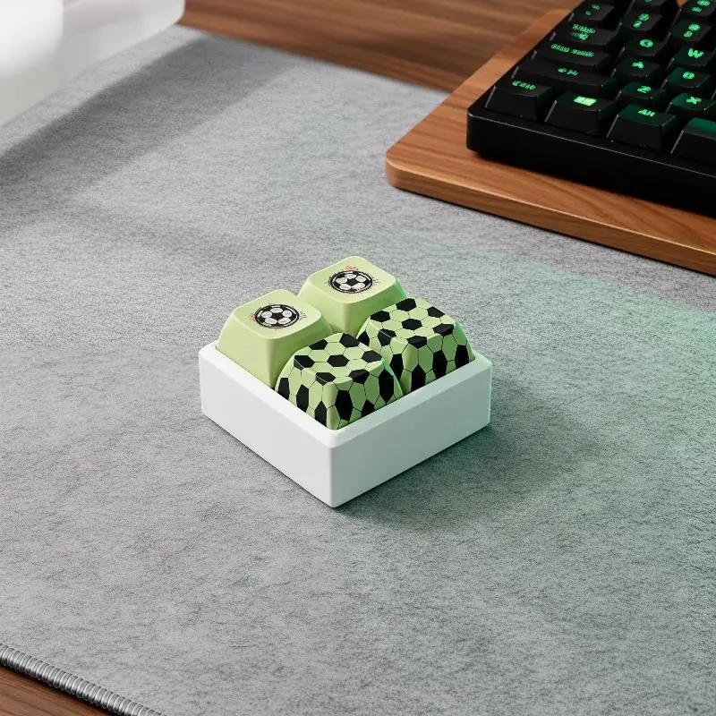 Niedliche Fidget-Clicker-Spielzeuge in Tastaturform mit Fußballmuster und Trageschlaufe zur Stresslinderung, für den täglichen Gebrauch im Büro. – Detail 7