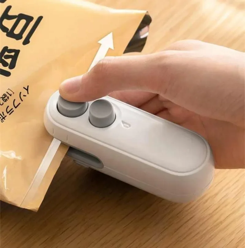 Portable Mini Sealer 2 in 1 Heat Sealer for Snacks Home Use Rechargeable Sealer Vacuum Sealer Snacks Plastic Bag Heat Sealer