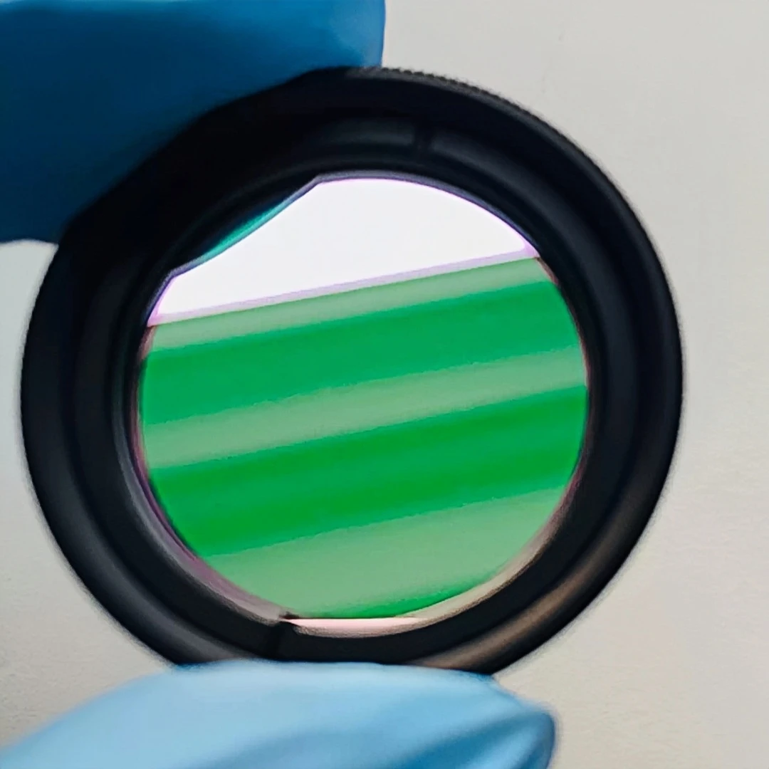 Transmission 90% FWHM 40nm BP550nm Narrow Bandpass Optical Glass Filter OD3 Blocking Depth Customizable Size Specification