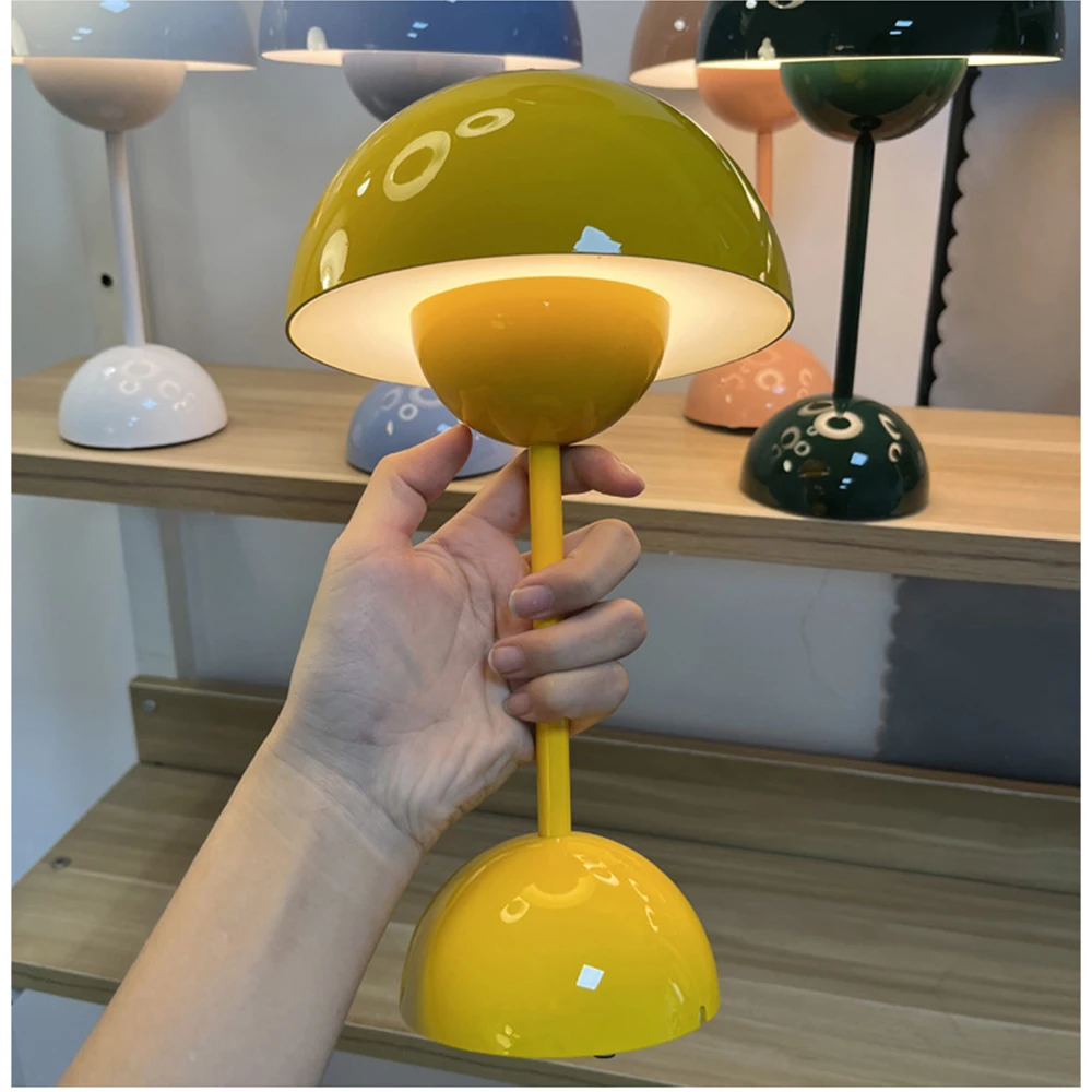 Оригинальные перезаряжаемые настольные лампы