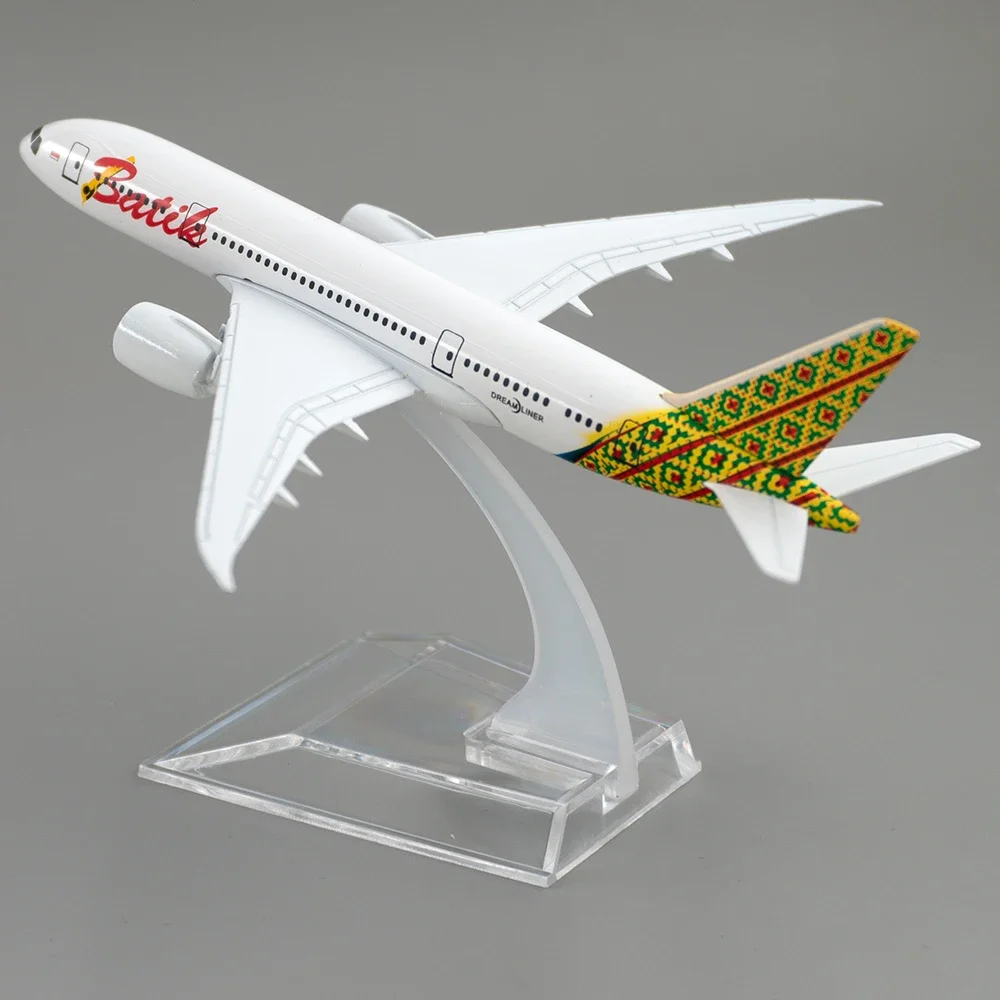 1/400 طائرة بوينغ 787 الإندونيسية الباتيك الهواء 14 سنتيمتر سبيكة طائرة B787 نموذج الأطفال هدية لجمع مكتب الديكور