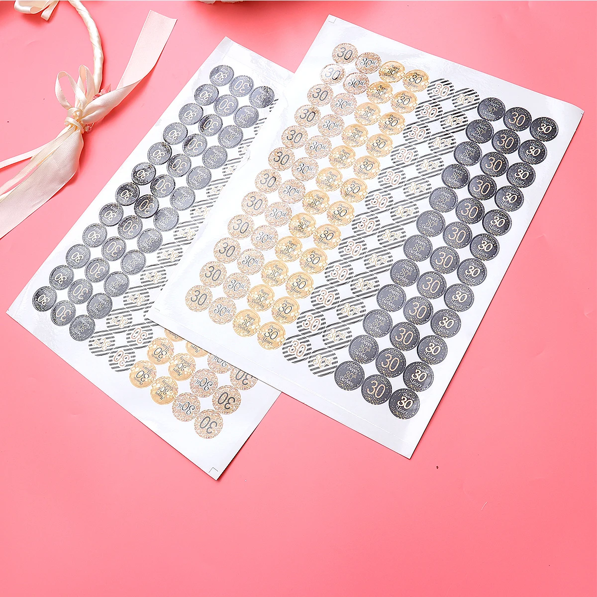 ورقتان من الملصقات الرقمية لديكور عيد الميلاد والذكرى السنوية ورق الكأس للحفلات