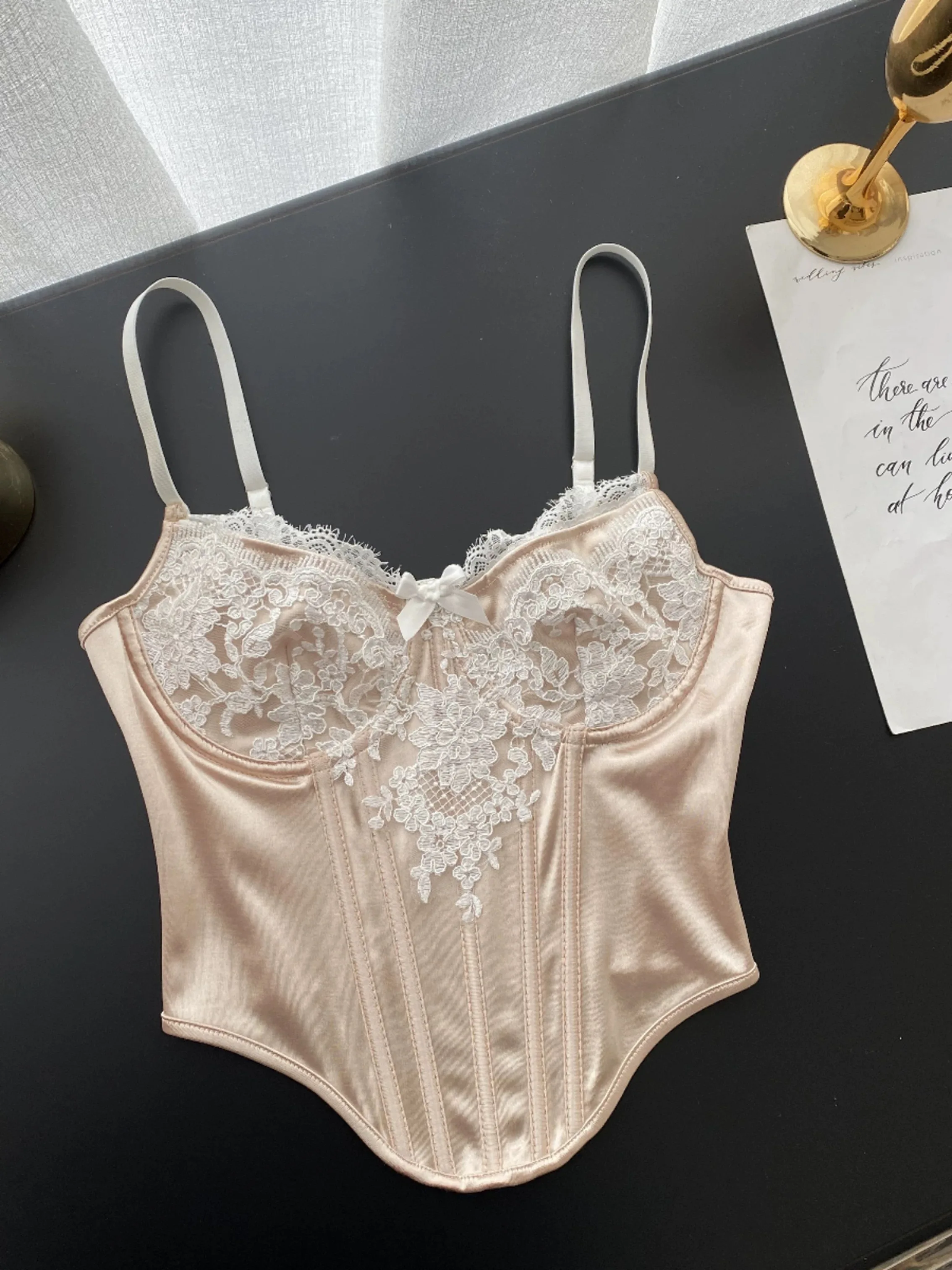 

Sweet lace flower bow camisole, solid color fashionable lace camisole, simple and elegant versatile camisole