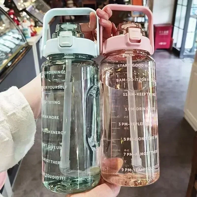 

Соломенная бутылка для воды 2л, пластиковая чашка для воды большой емкости, портативная бутылка для напитков с маркером времени для занятий спортом на открытом воздухе, фитнеса