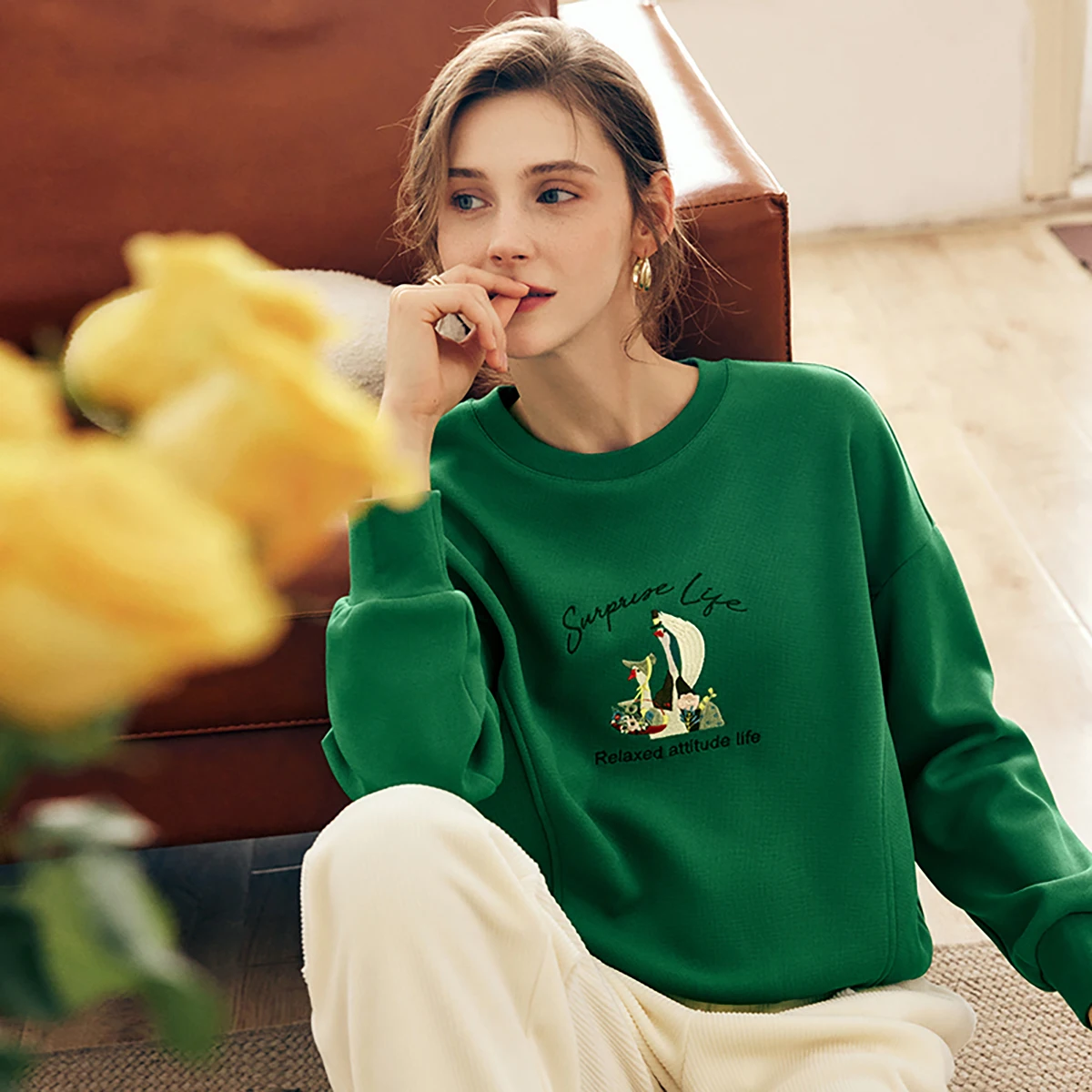 OLrain Women's French Sweatshirts 2025 Autumn O-neck Embroidered Pullovers Loose Fit Tops Commute Women's Clothing O56DR66139