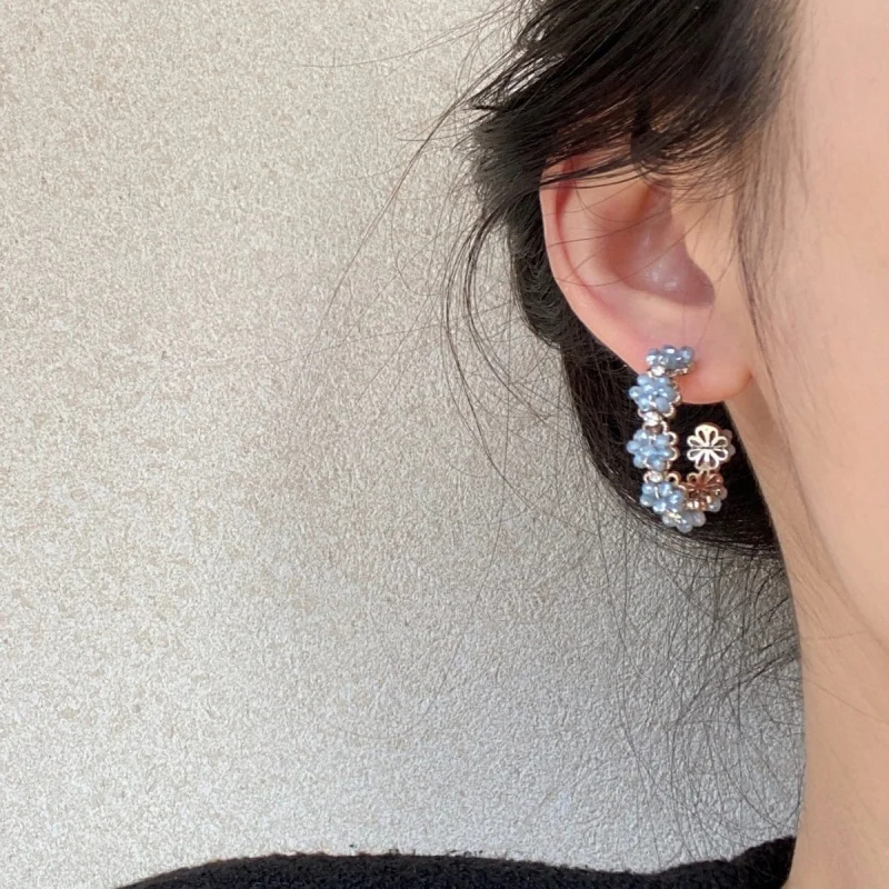 RetroGem Irregular Cream White Petal Stud Earrings for Women Maple Floral Korean Fashion Earring Jewelry Party Accessories Gifts