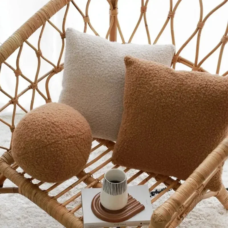 

1pc Luxury Faux Shearling Fluffy Throw Pillow Covers, Square solid color Pillow Cover,Suitable for home decoration